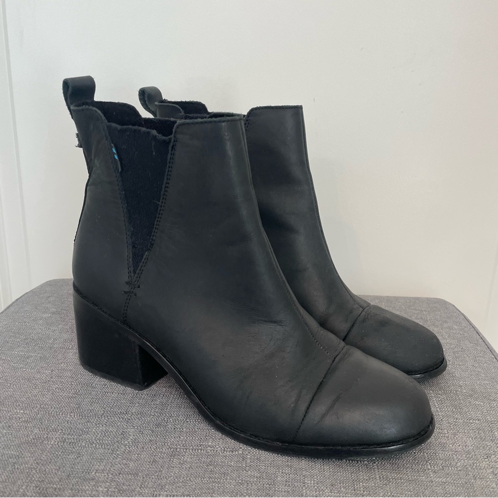 TOMS Esme Leather Chelsea Boot - Black Size 9